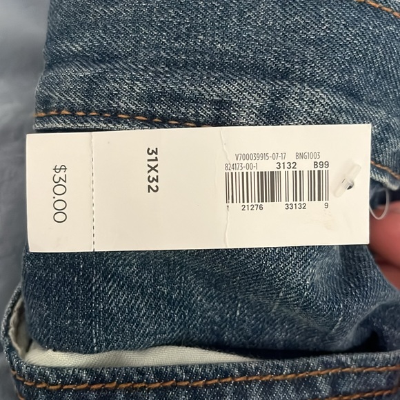 Old Navy Famous Jeans size 31x32 New with Tags - Picture 8 of 8